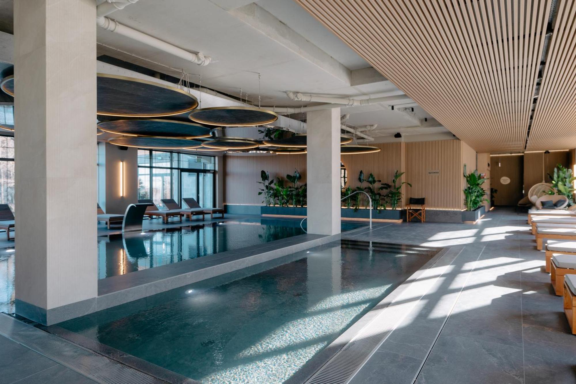 Hotel Moevenpick & 5*